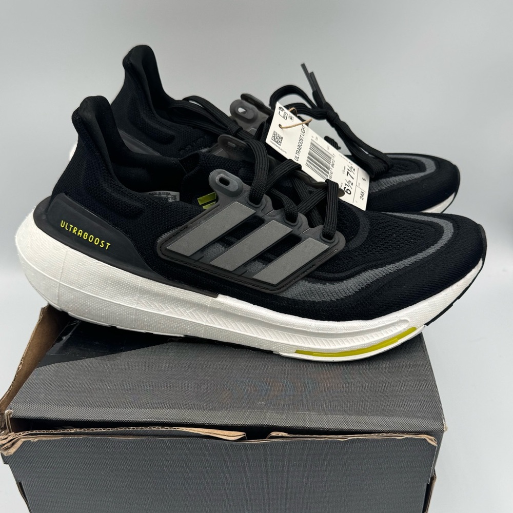 Adidas Ultra Boost Light 6.5M 7.5W Core Black New